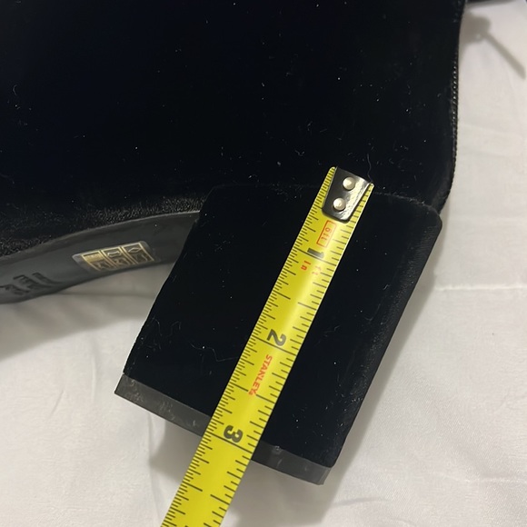 STUART WEITZMAN BACARIV ANKLE BOOTS (8) - Picture 15 of 17